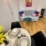 Beautiful New And Comfortable 10min From Montmartre アパート