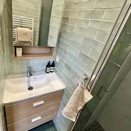 Beautiful New And Comfortable 10min From Montmartre * Paris