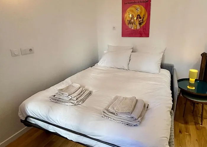 Beautiful New And Comfortable 10min From Montmartre * Paříž