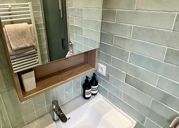 Beautiful New And Comfortable 10min From Montmartre * Paříž